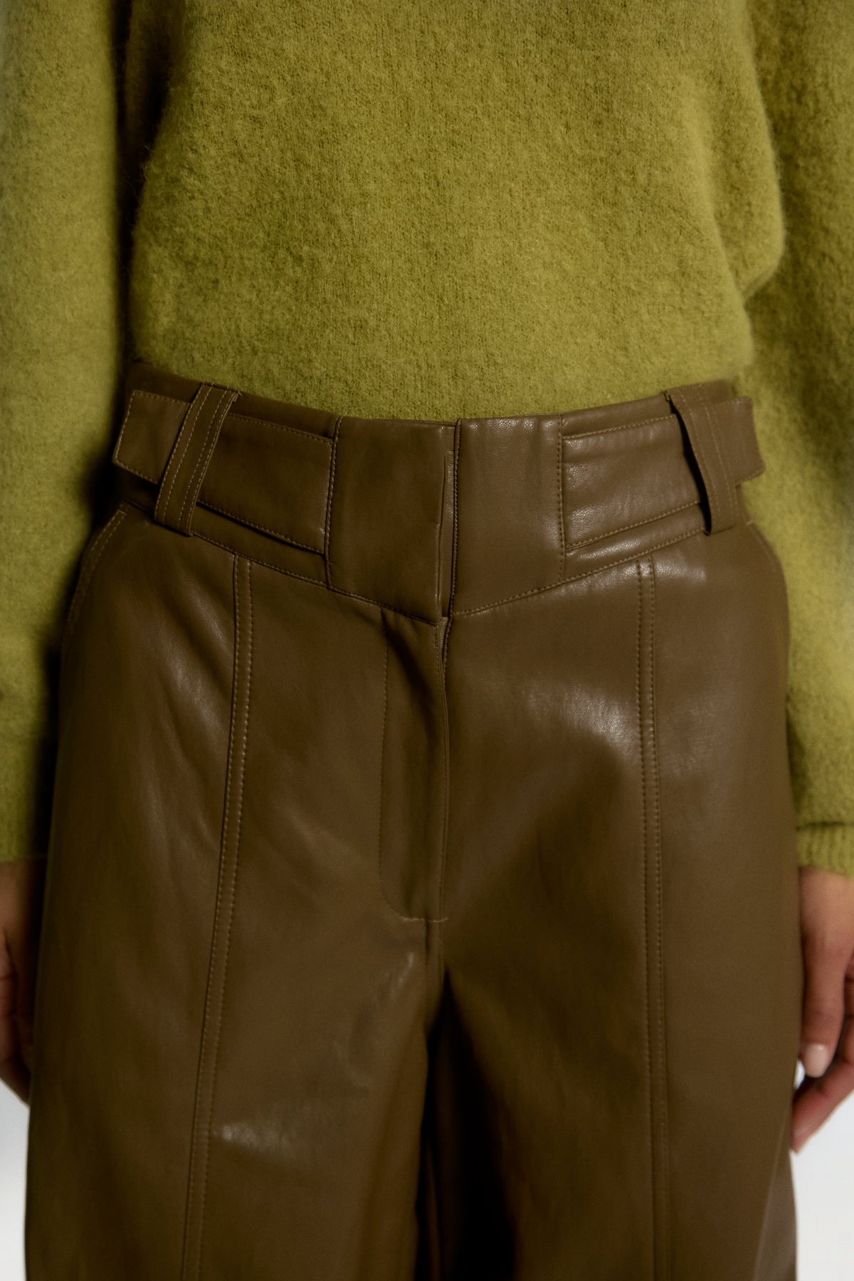 Nore PU trousers green