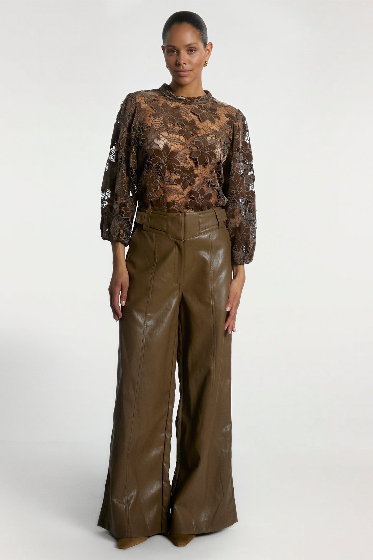 Shaila velvet top dark brown