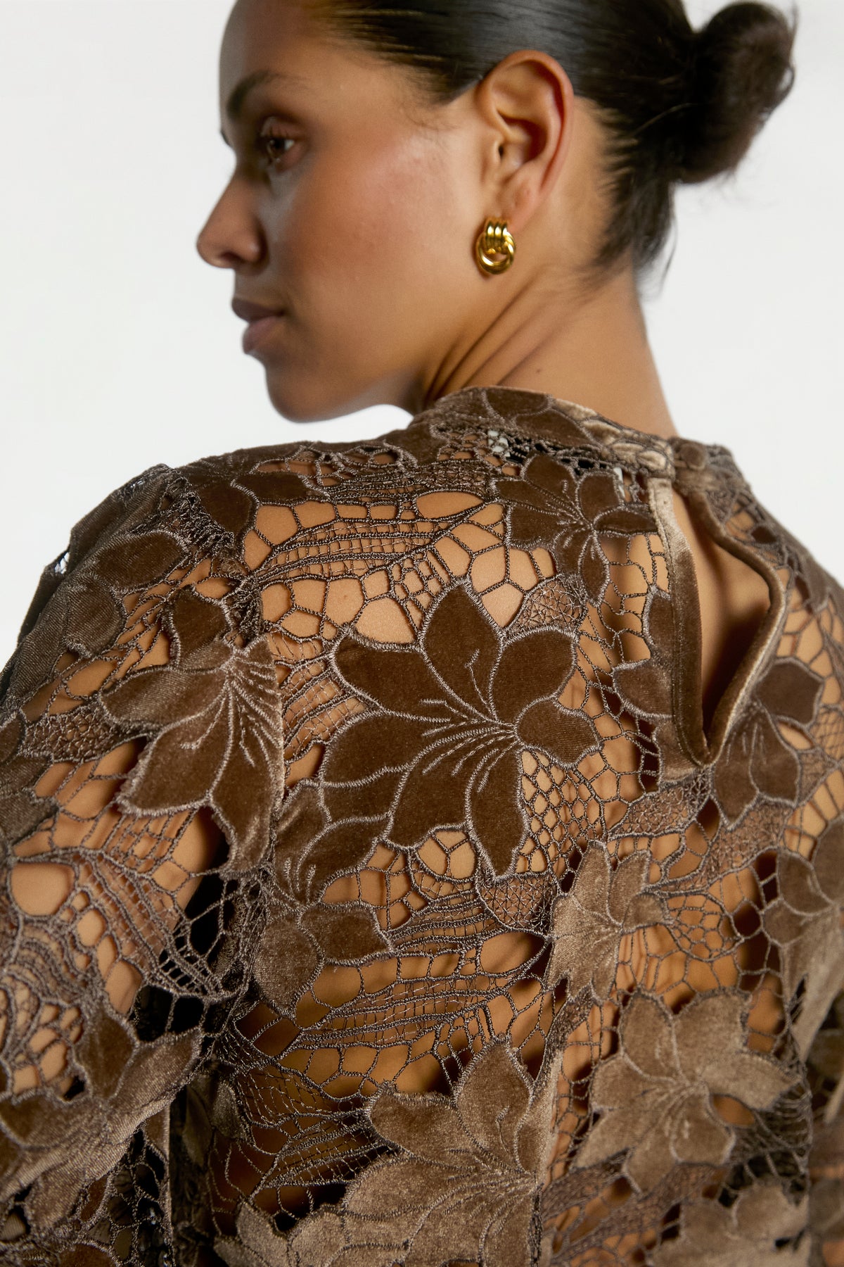 Shaila velvet top dark brown