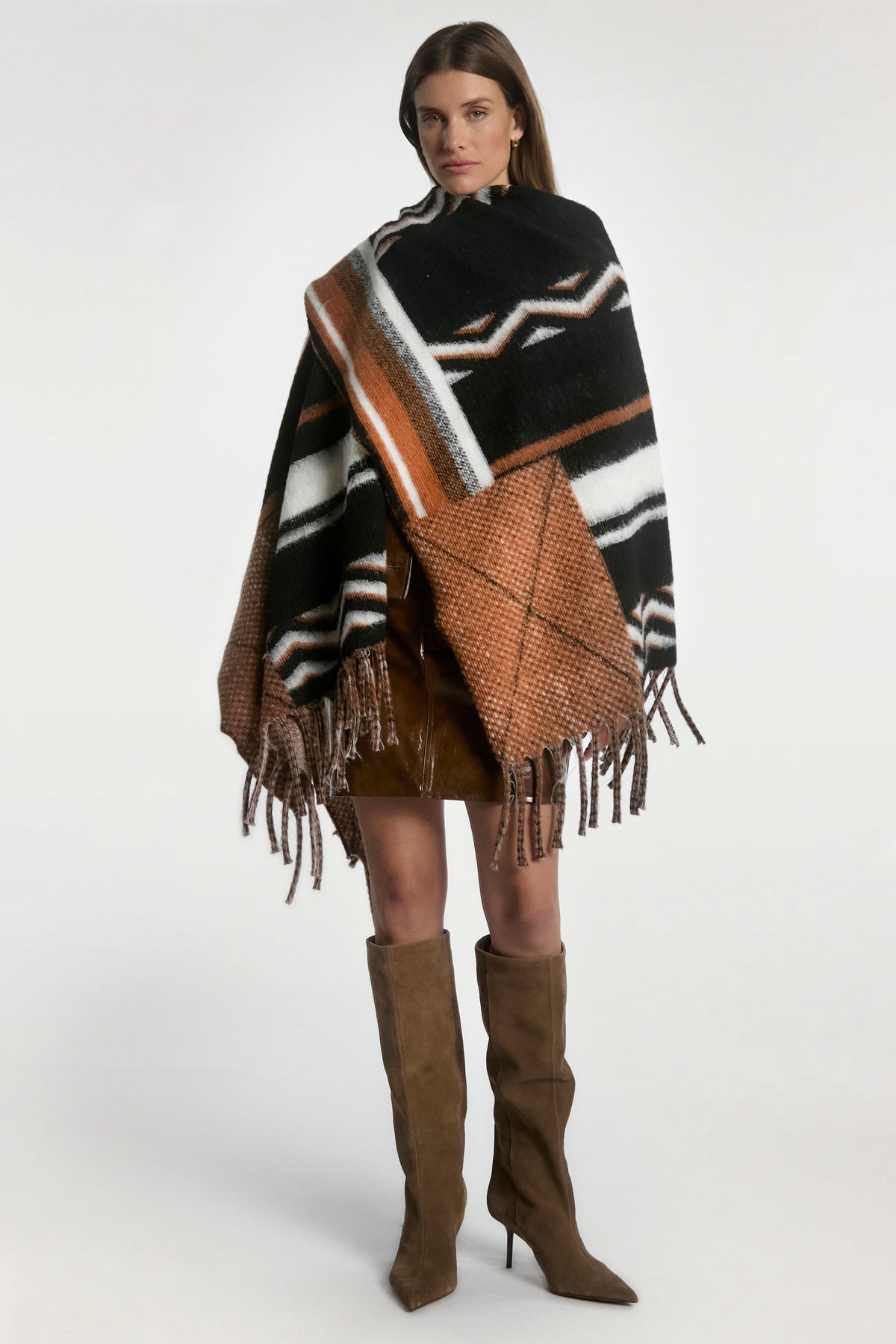 Mila poncho black 