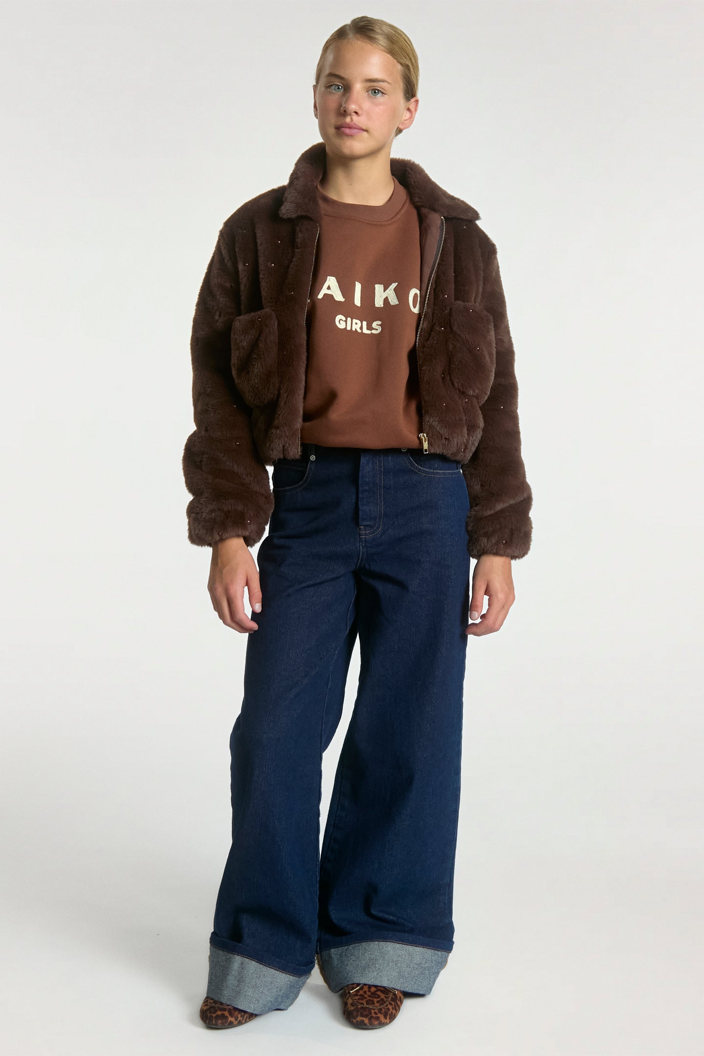 Lione fur jas bruin