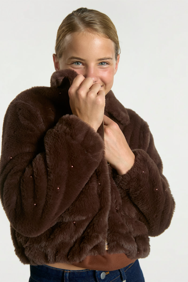 Lione fur jas bruin