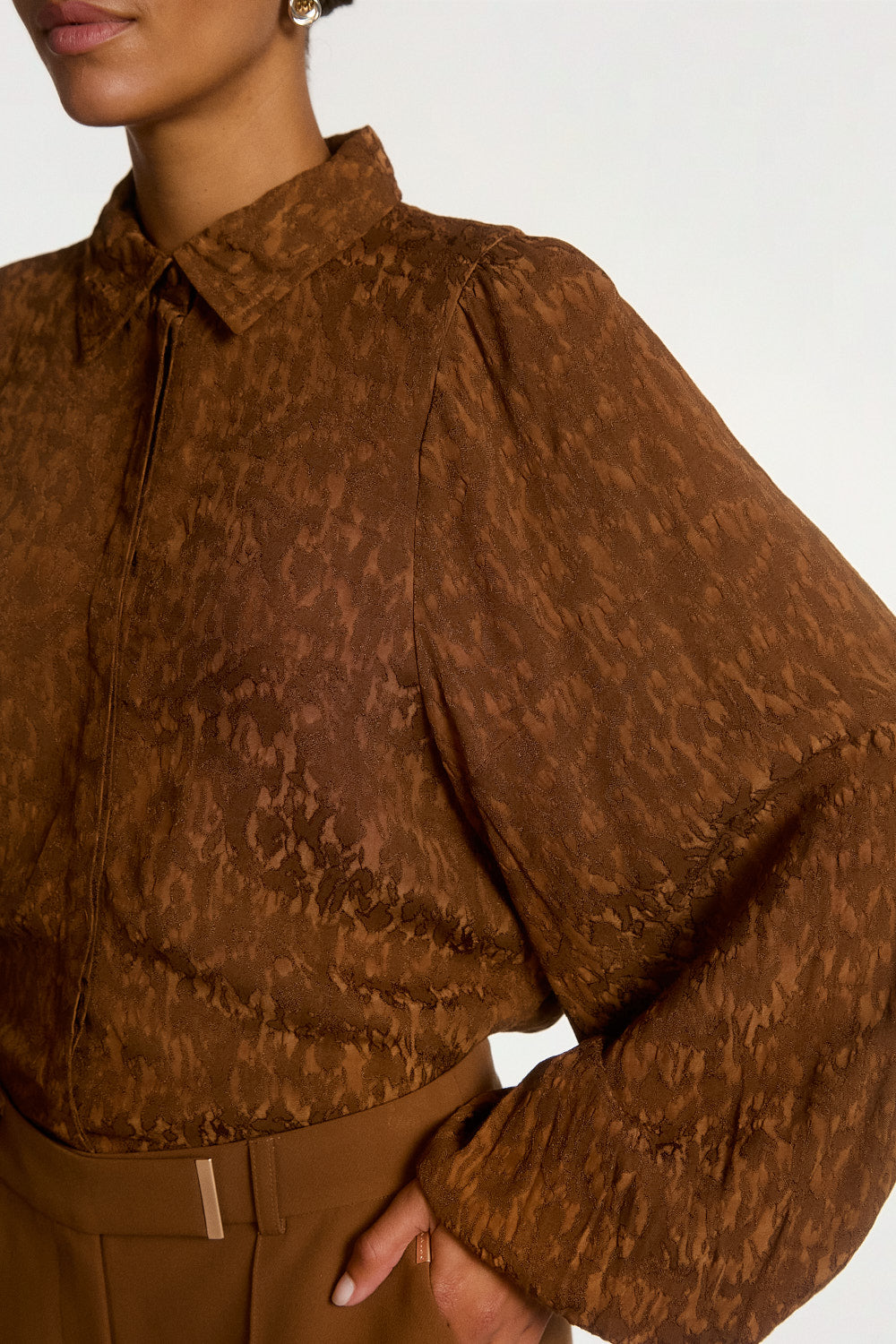 Rose blouse brown