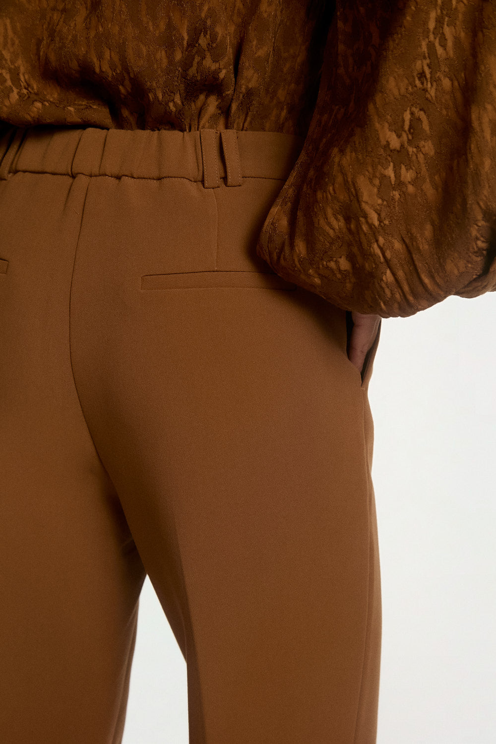 Chantalle elasticated trousers brown 
