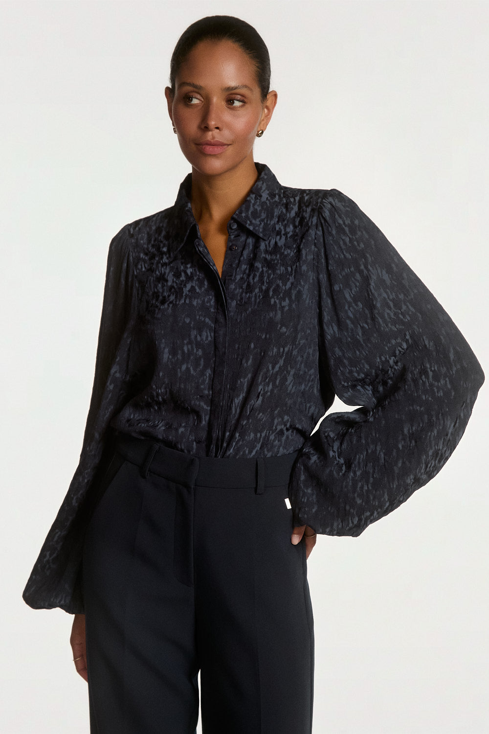 Rose blouse dark blue