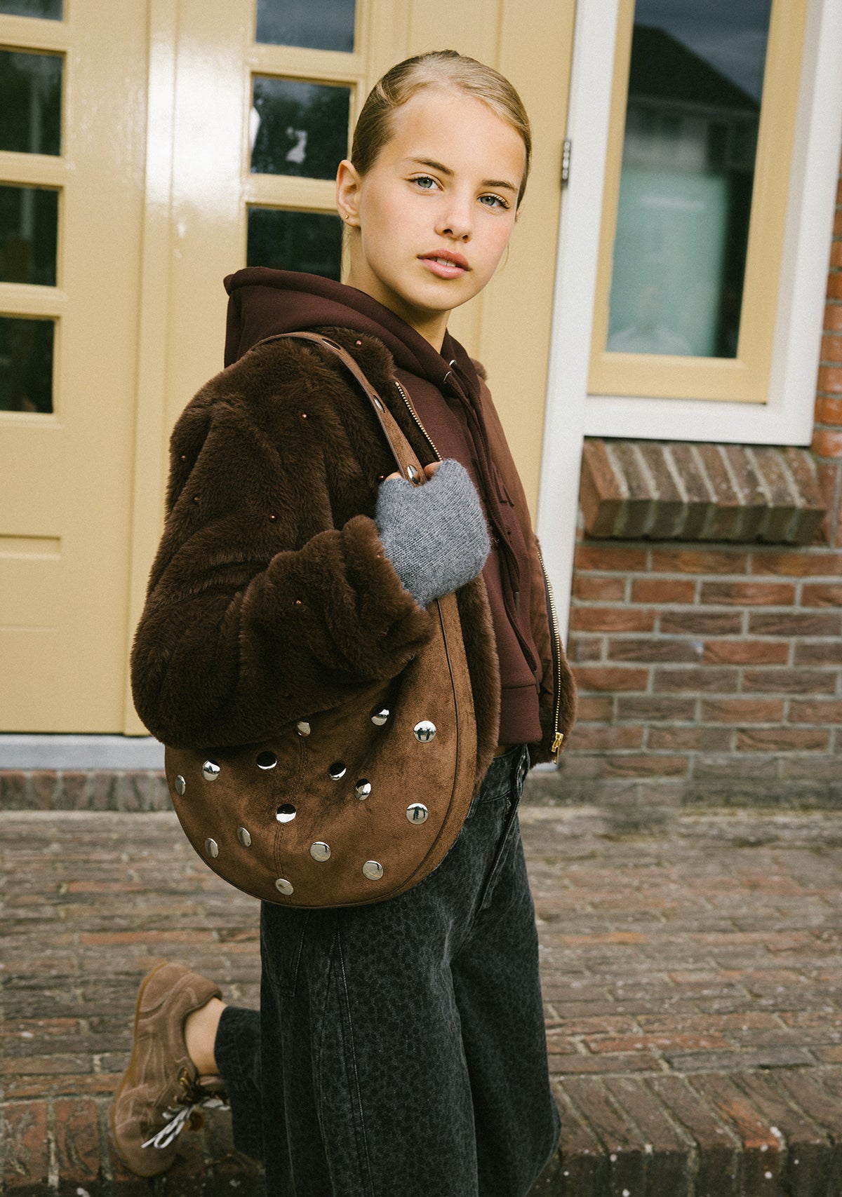 Lione fur jas bruin