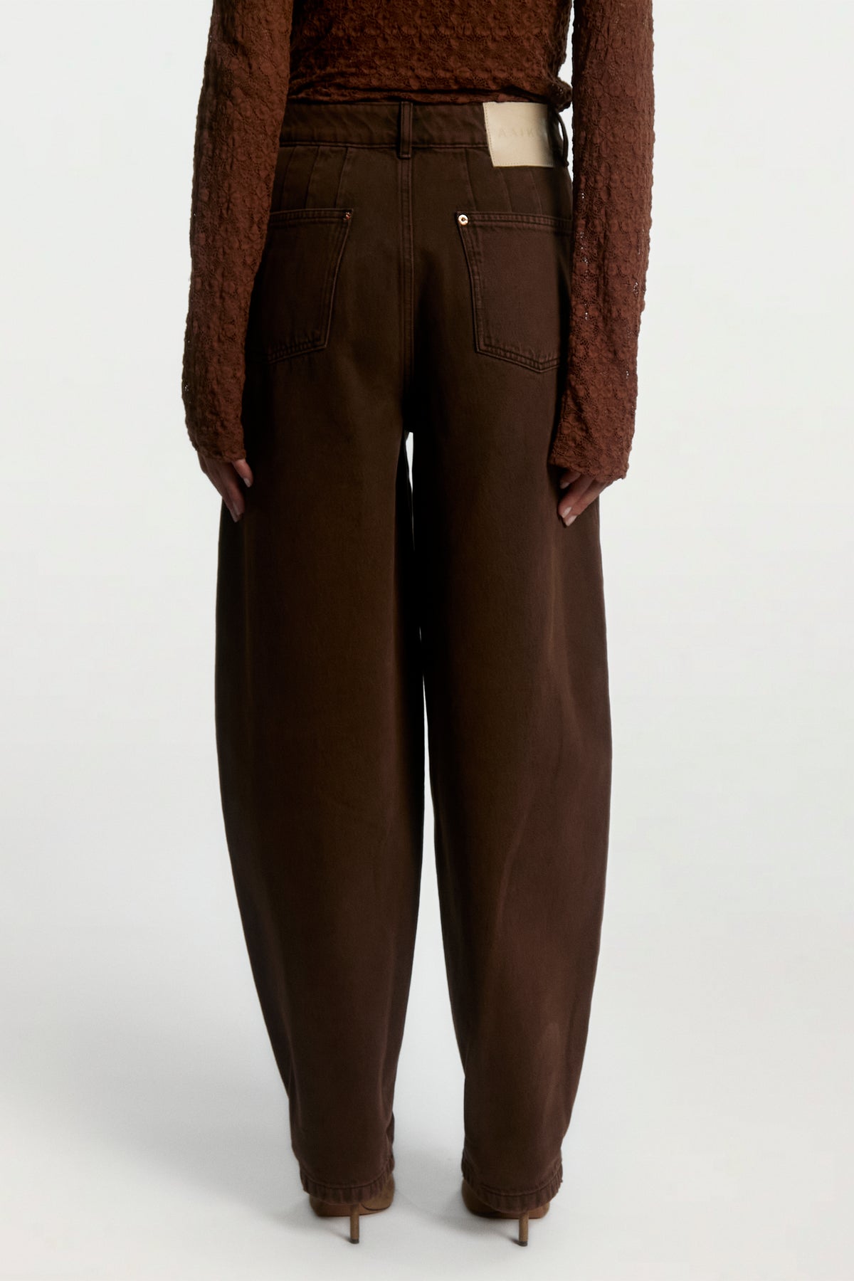 Daley barrel jeans bruin