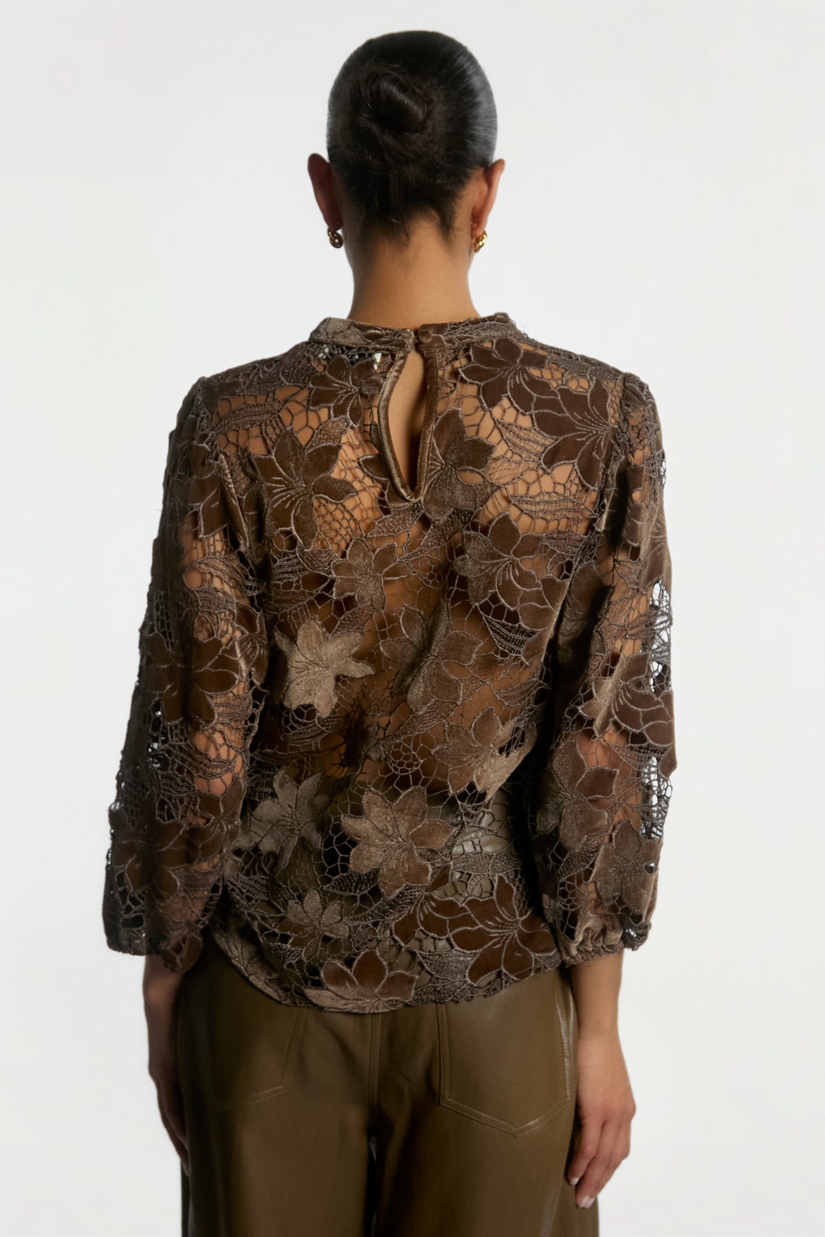 Shaila velvet top donker bruin