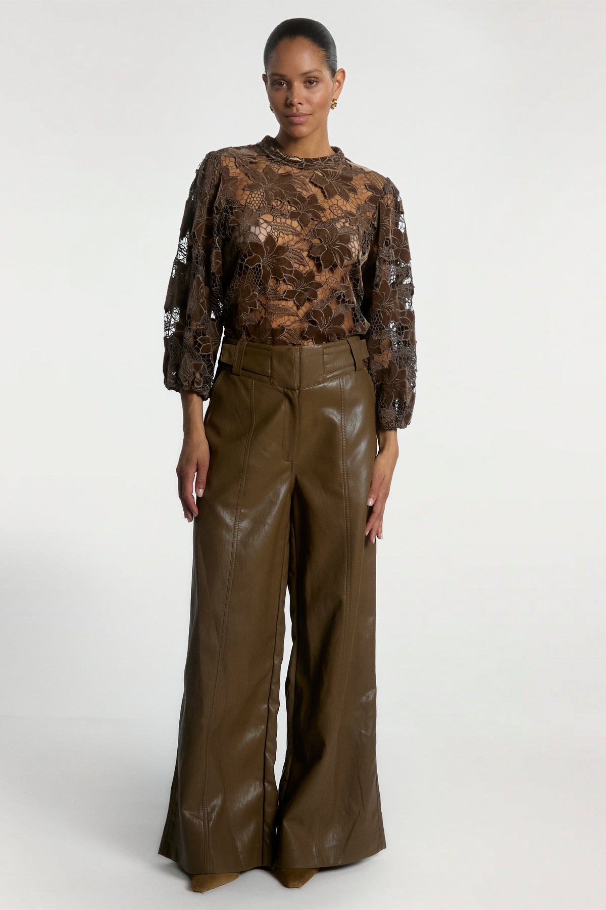Shaila velvet top donker bruin