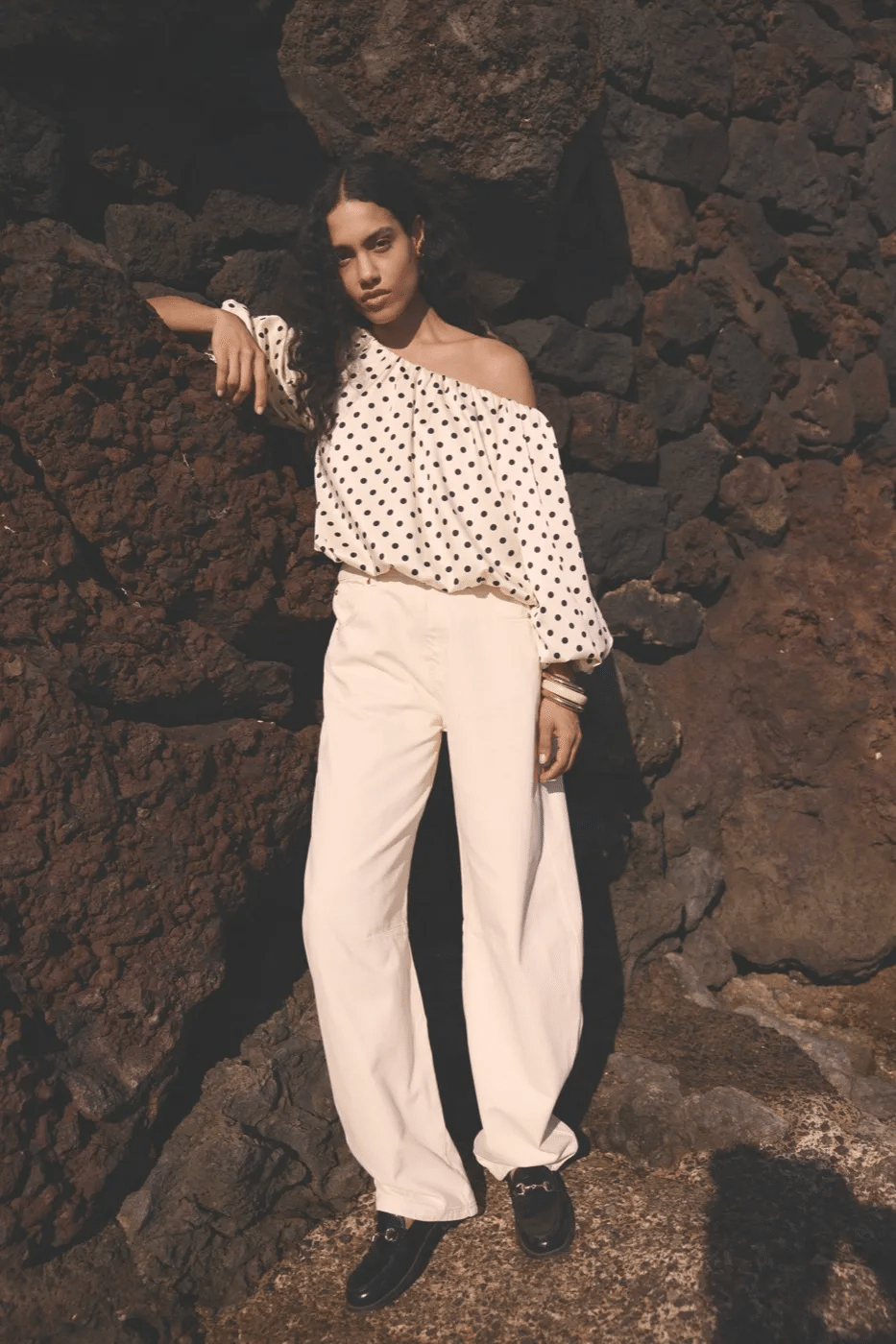 Dot against solid, solid against dot. Let the pattern carry, and keep the rest plain.